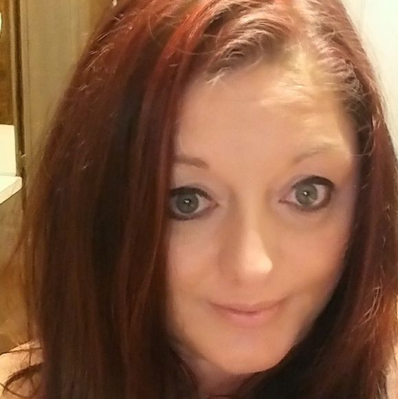 Meet your Posher, Mandi - Picture 2 of 3